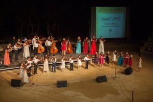 Cyprus : 10 years Young String Soloists