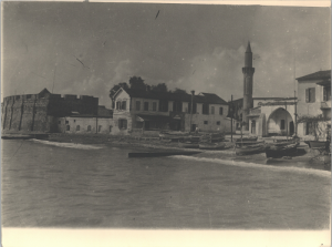Cyprus : Larnaca through the photographic archives of CVAR
