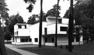 Cyprus : Bauhaus. Model and myth