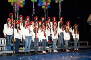 Κύπρος : Καντάδες και καρναβαλίστικα τραγούδια από Παιδικές Χορωδίες