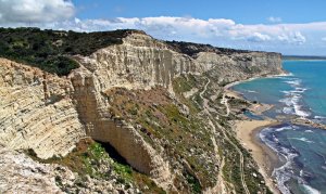 Κύπρος : Διαδρομές και Ίχνη, Επισκοπή 