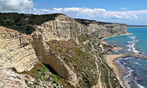 Κύπρος : Διαδρομές και Ίχνη, Επισκοπή